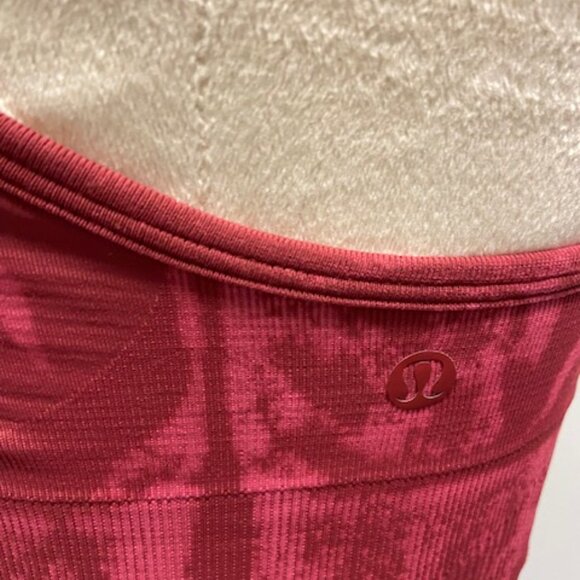 Lululemon Berry Red Sports Bra - Adjustable Straps, Low-Impact, A-C Cup, size 8 - Picture 6 of 7